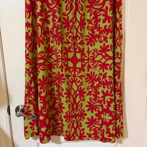 Floral Red and Green Manuheali’i Dress - Picture 6 of 15